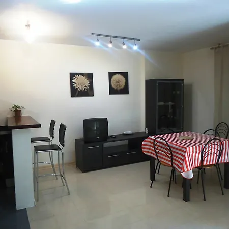 Oliveras Appartement *